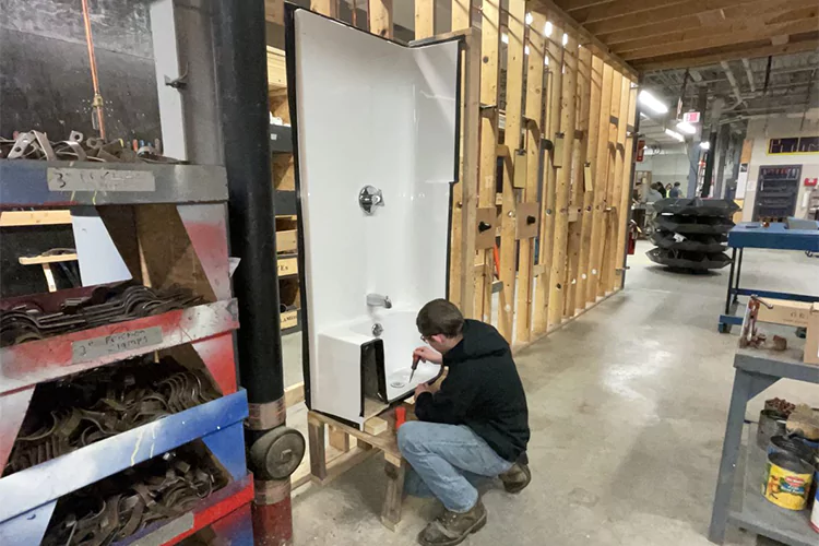 Plumbing: Bathroom Fixtures