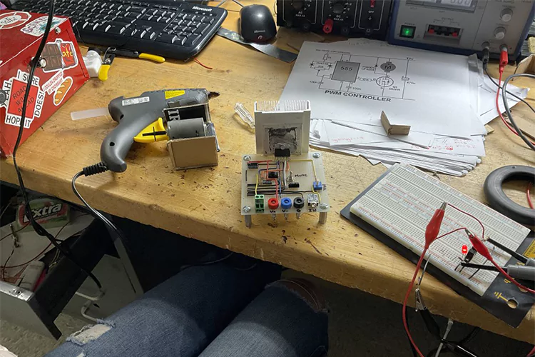 Electronics: 20 Watt Amplifier 